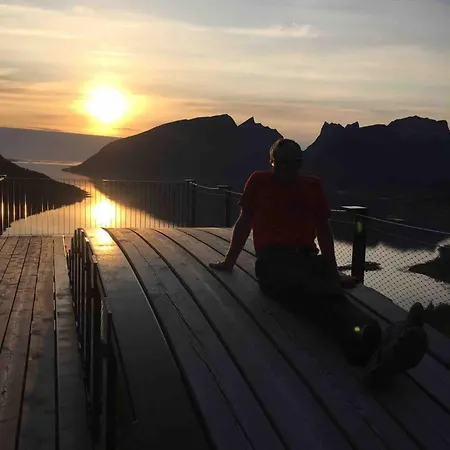 Senja Aurora & Midnight Sun Dom wakacyjny Enga